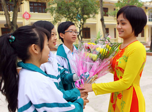 Đừng làm mất ý nghĩa của ngày Nhà giáo ảnh 1
