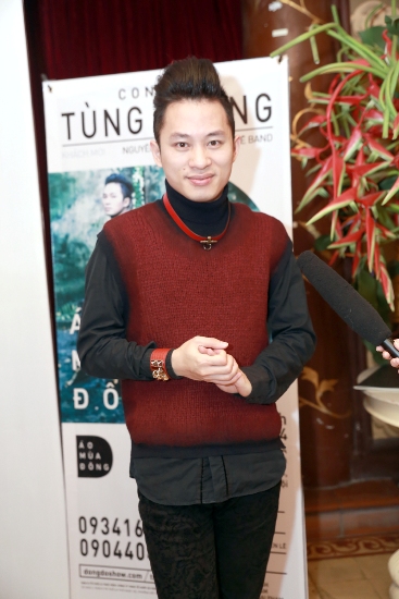 Tùng Dương đan áo mùa đông... ảnh 8