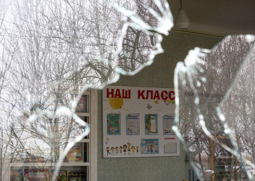 Miền Đông Ukraine đổ nát, hoang tàn ảnh 10
