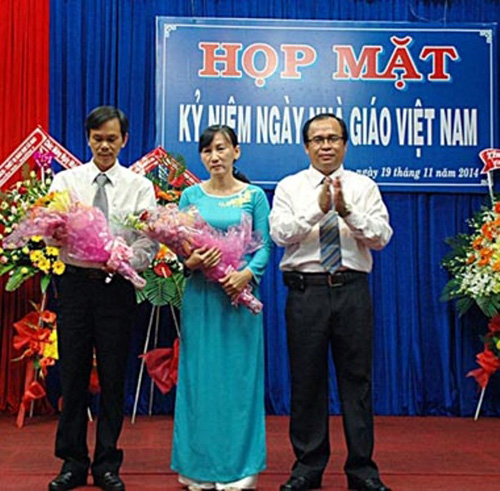 "Truyền lửa" môn lịch sử cho học sinh vùng sâu ảnh 1