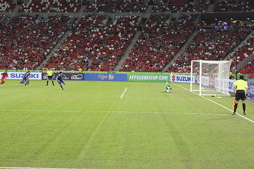 AFF Suzuki Cup 2014: Singapore đẩy mình vào thế khó ảnh 8
