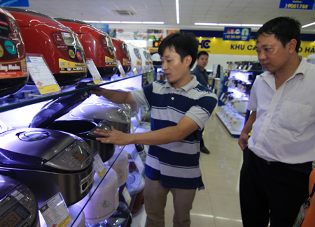 CPI tháng 11 giảm 0,27% do giá xăng dầu liên tục giảm ảnh 1