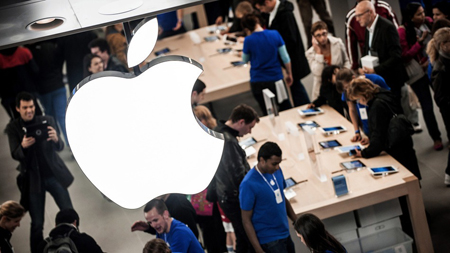 Apple - doanh nghiệp đầu tiên có giá trị vốn hóa trên 700 tỷ USD ảnh 1