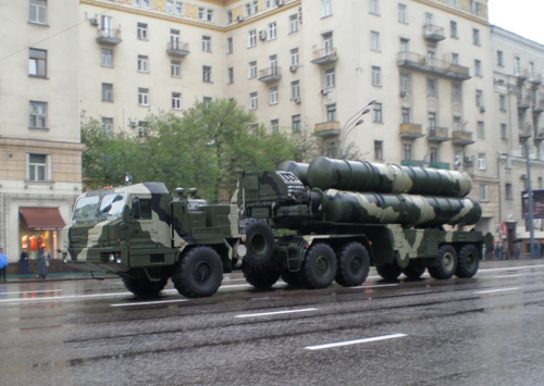 Nga sắp triển khai trung đoàn tên lửa S-400 bảo vệ Moskva ảnh 1