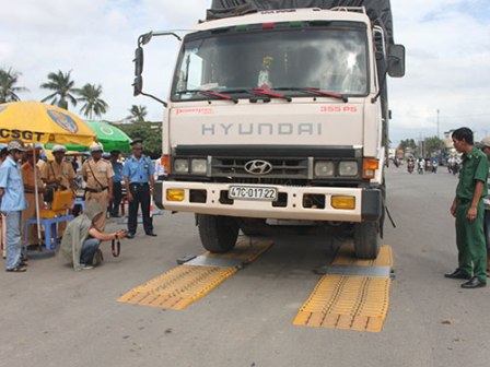 Tăng nặng mức xử phạt nhiều hành vi vi phạm giao thông ảnh 1