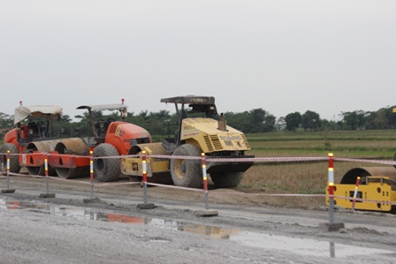 Cao tốc Pháp Vân – Cầu Giẽ: Thi công ì ạch, đường xá bị cắt nát ảnh 5