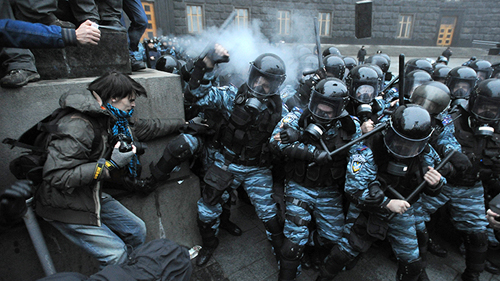 Cuộc sống 'rơi vỡ' ở Donetsk ảnh 1