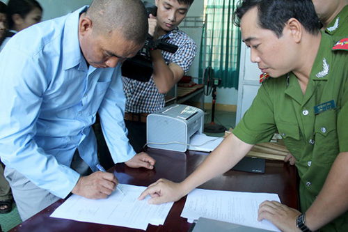 Bắt tạm giam quản tự chùa hành hung trẻ em ảnh 1