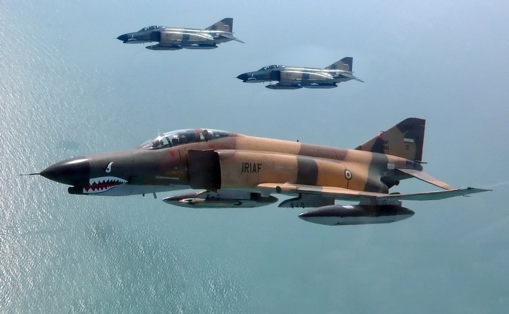 Tình huống bối rối của Mỹ và Iran khi cùng không kích IS ảnh 1