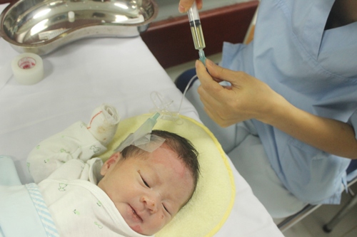Số phận mong manh của bé sơ sinh bị bỏ rơi ảnh 3