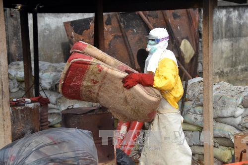 Số người chết vì Ebola tiếp tục tăng ảnh 1