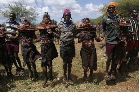 Đau lòng hủ tục cắt bỏ 'vùng kín' thiếu nữ Kenya ảnh 11