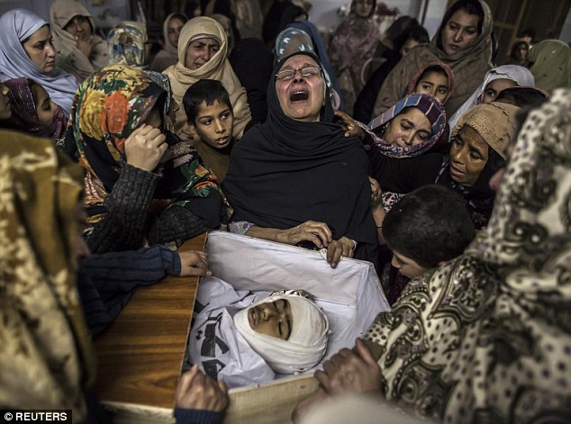 Pakistan tiêu diệt toàn bộ nhóm Taliban thảm sát trường học ảnh 2