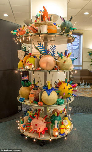 Những cây thông Noel kỳ quái ảnh 6