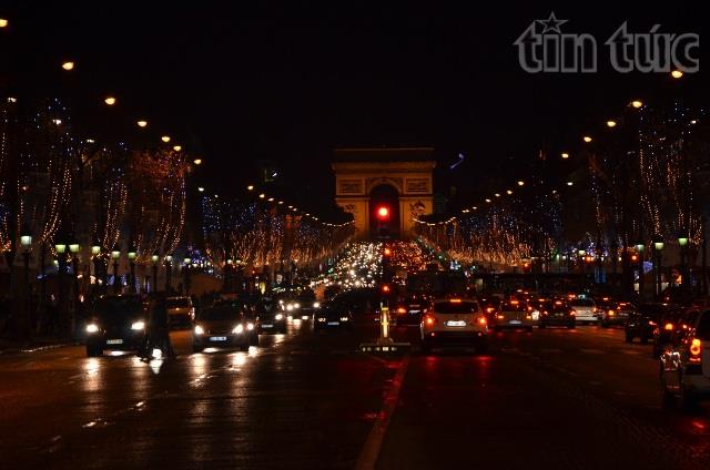Giáng sinh trên Đại lộ Champs Elysées ảnh 2
