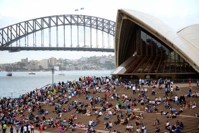 Sydney lung linh pháo hoa đón năm mới ảnh 1
