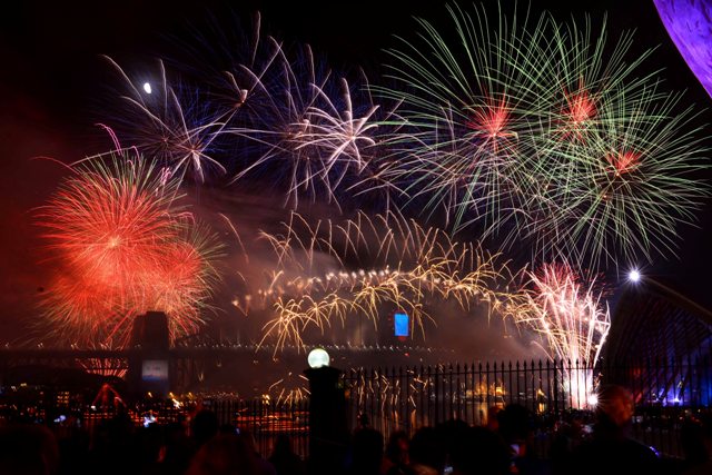 Sydney lung linh pháo hoa đón năm mới ảnh 7