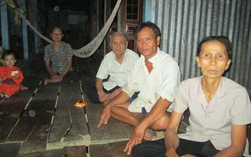 Hung thủ giết người, ném xác xuống sông ra đầu thú ảnh 1