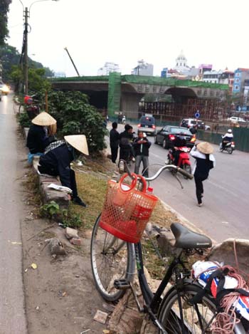 Lao động tự do nhọc nhằn tìm việc cuối năm ảnh 1