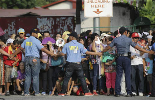Người dân Philippines chào đón Giáo hoàng ảnh 8