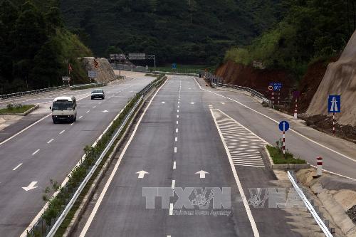 'Cò' né trạm thu phí cao tốc Nội Bài - Lào Cai ảnh 1