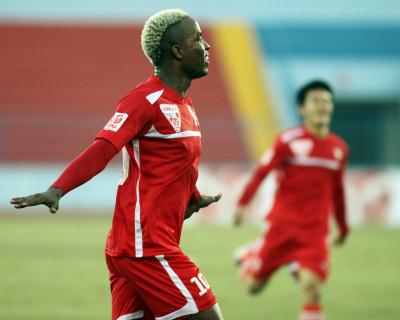 V-League 2015: Hải Phòng vươn lên vị trí đầu bảng