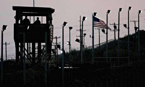 Cuốn nhật ký lột trần bí mật nhà tù Guantanamo-Kỳ 2 ảnh 1