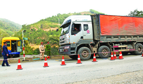 Hà Giang đẩy mạnh công tác đảm bảo TTATGT ảnh 1