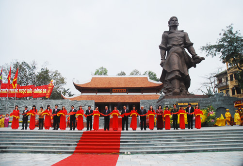 Tưng bừng khai hội gò Đống Đa và khánh thành đền thờ vua Quang Trung