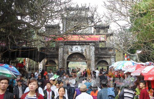Hà Nội tưng bừng khai hội chùa Hương ảnh 2