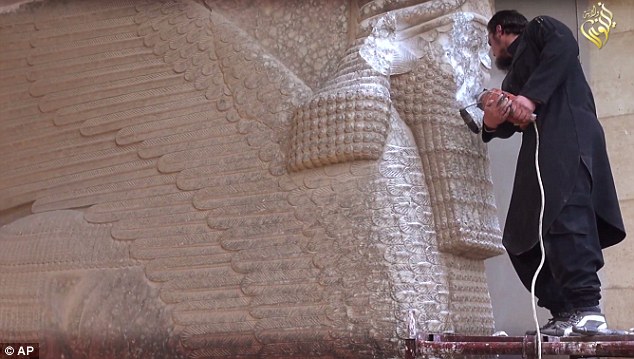 Phẫn nộ phiến quân IS phá tượng cổ Iraq ảnh 3