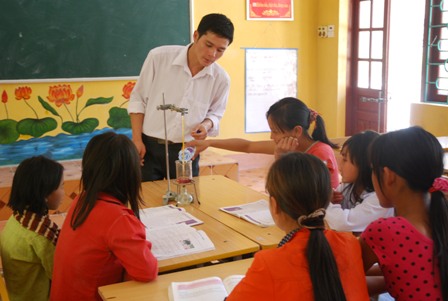 Học sinh vùng cao đã trở lại ảnh 1