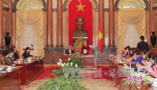 Phó Chủ tịch nước gặp mặt các nữ doanh nhân ảnh 1