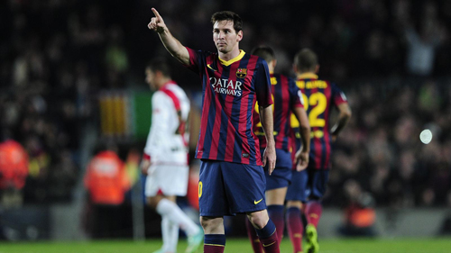 Barcelona giành ngôi đầu bảng của Real Madrid ảnh 1