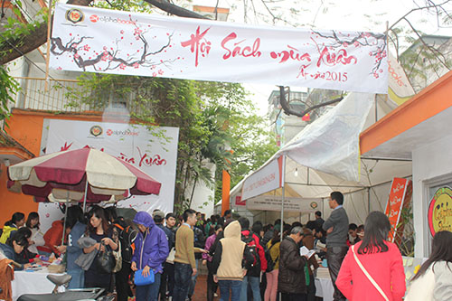 Vực dậy sức sống của 'sách thật'