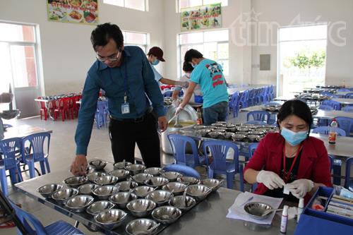 Phát hiện nhiều khuyết điểm về vệ sinh thực phẩm trường học ảnh 1