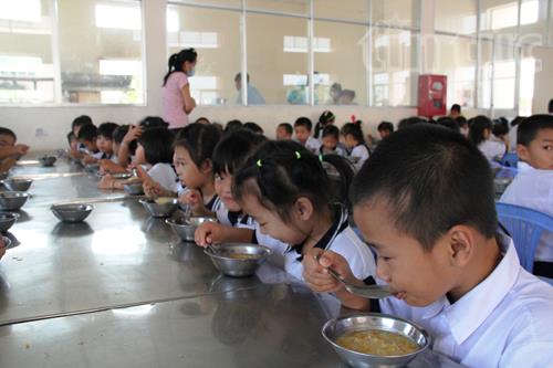 Phát hiện nhiều khuyết điểm về vệ sinh thực phẩm trường học ảnh 3