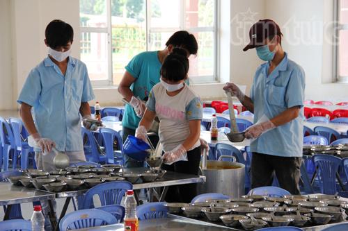 Phát hiện nhiều khuyết điểm về vệ sinh thực phẩm trường học ảnh 4