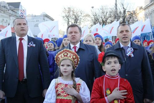 Người dân Crimea kỷ niệm 1 năm ngày sáp nhập vào Nga ảnh 6