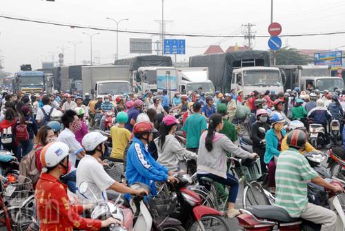 Một phụ nữ nguy kịch vì xe tải húc văng hơn 10m ảnh 3
