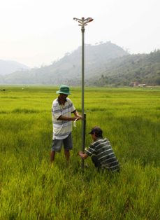 Ruộng đồng nứt nẻ đầu mùa khô ở Đắk Lắk ảnh 4