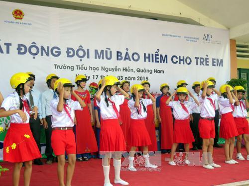 Hà Nội: Học sinh phải đội mũ bảo hiểm khi đi xe đạp điện ảnh 1
