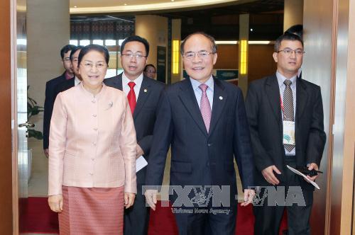 Chủ tịch Quốc hội hội đàm với Chủ tịch Quốc hội Lào ảnh 2