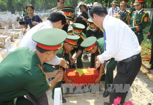 Quảng Trị: Truy điệu và an táng 14 hài cốt liệt sĩ ảnh 1