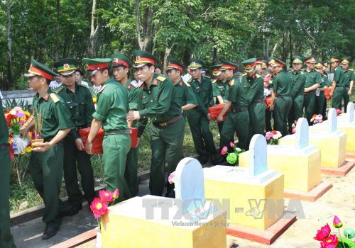 Quảng Trị: Truy điệu và an táng 14 hài cốt liệt sĩ ảnh 2