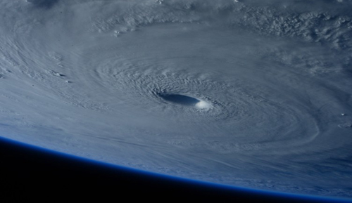 Philippines sơ tán khẩn tránh bão Maysak ảnh 1