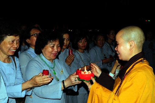 Tây Thiên lung linh đêm hội Hoa đăng ảnh 8