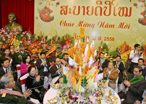 Thắm thiết tình anh em Việt - Lào trong Tết Bun Pi May ảnh 2