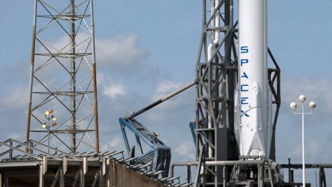 Tàu vũ trụ tư nhân tiếp tế cho ISS 