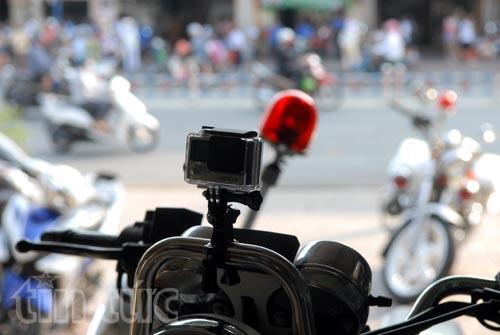 Cảnh sát giao thông gắn camera xử lý người vi phạm ảnh 2